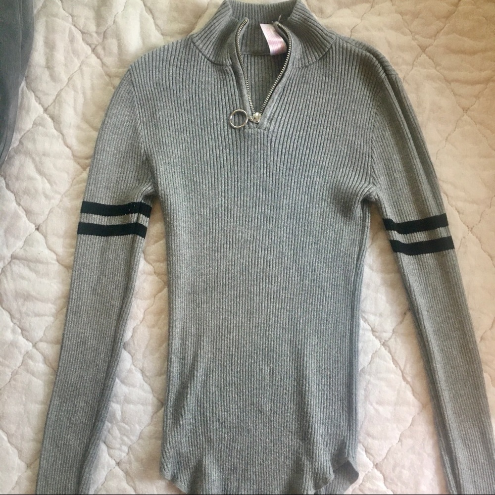 Sweater/jacket/ pullover